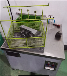 蘇州非標(biāo)定做注塑模具電解超聲波清洗機(jī)